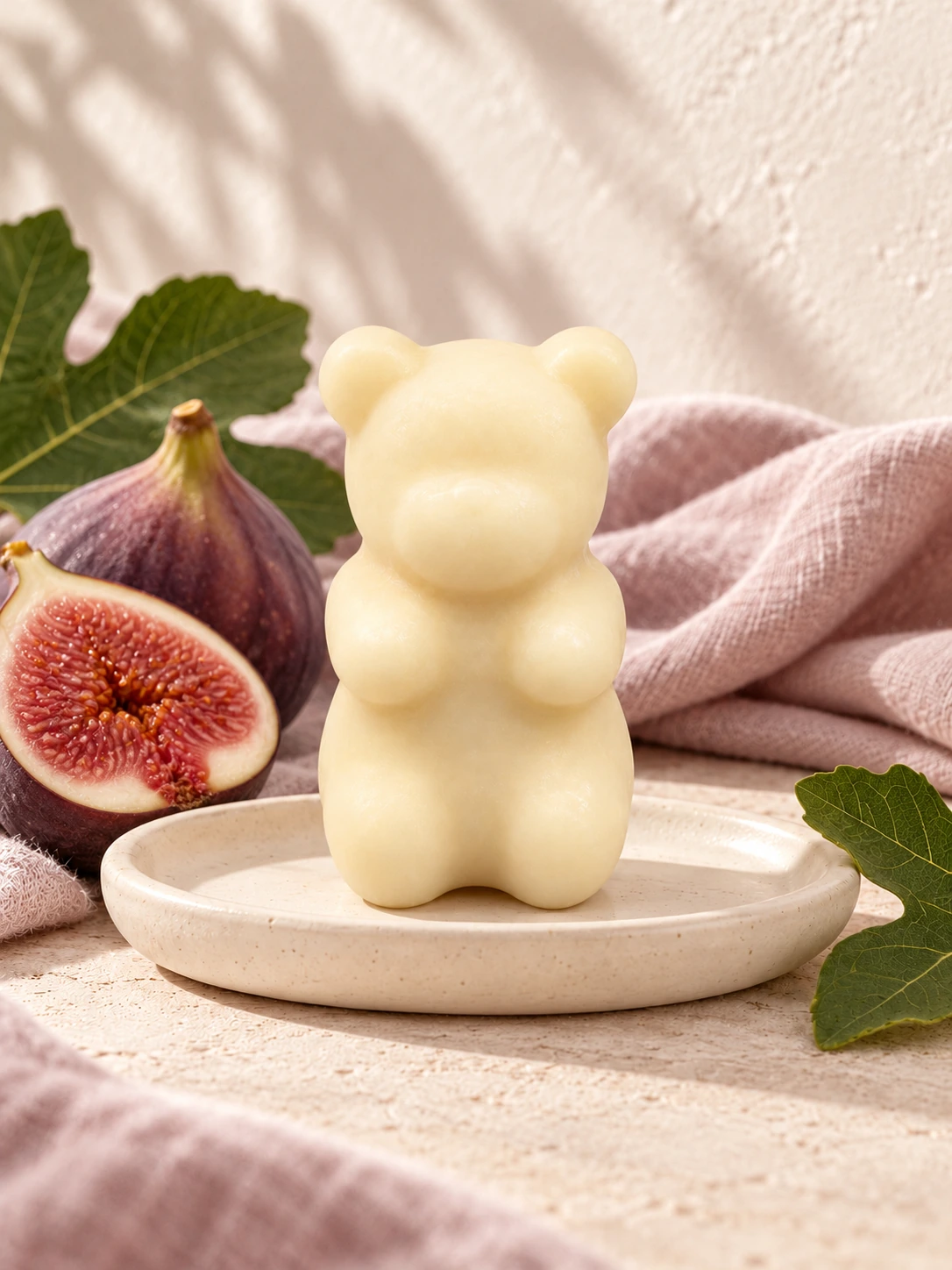 Fondant ourson Secret de figue dans son décor de céramique et de lin